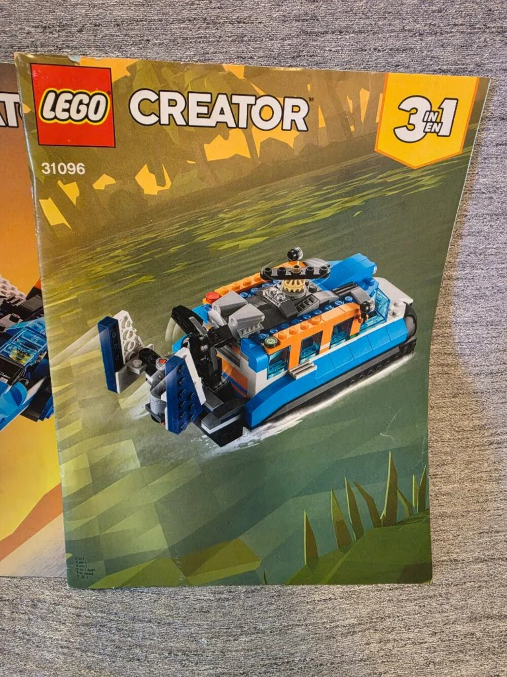 Lego Creator 3 in 1 Twin-Rotor Helicopter